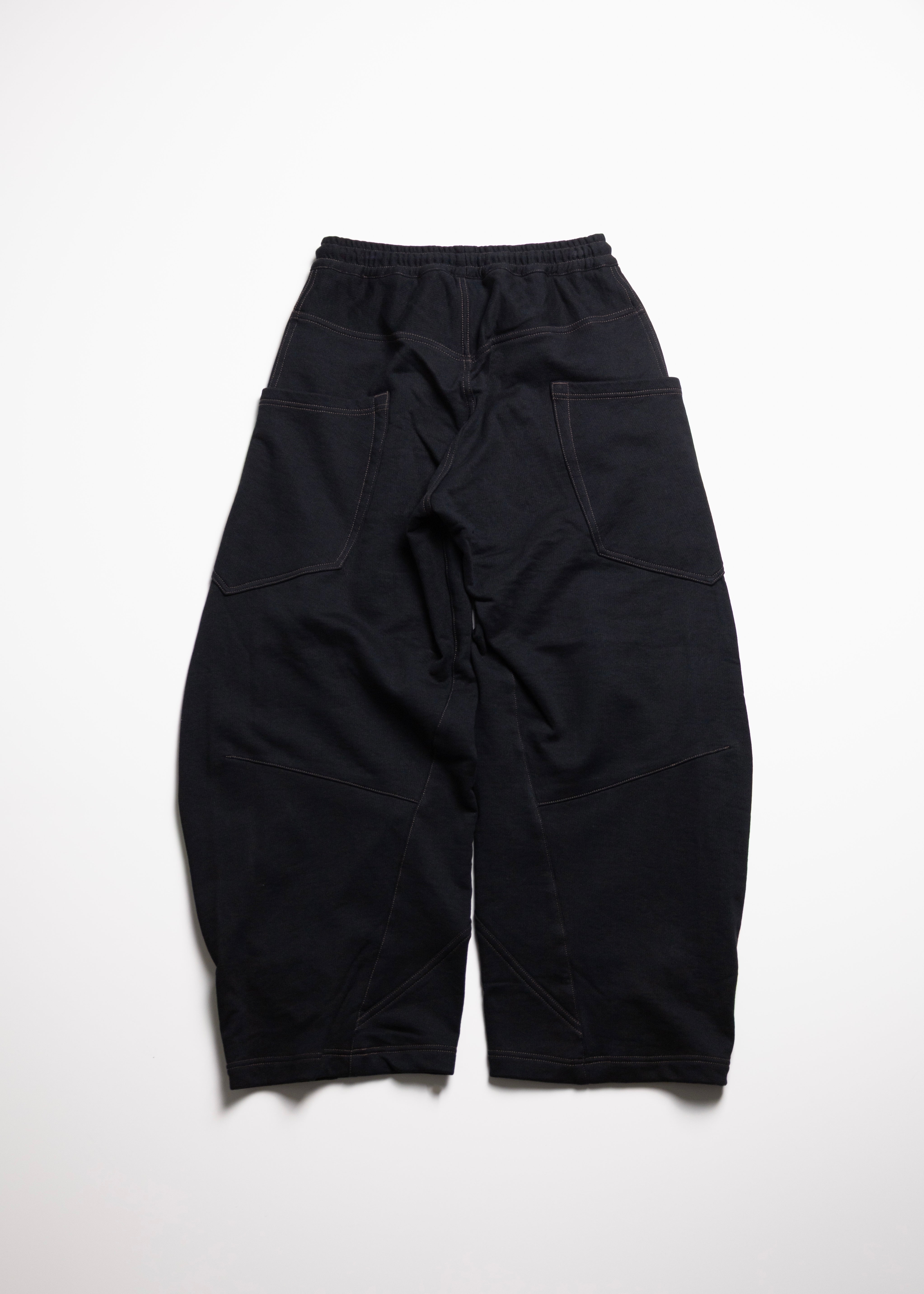 KHOKI （コッキ）3D cutting sweat pants – process