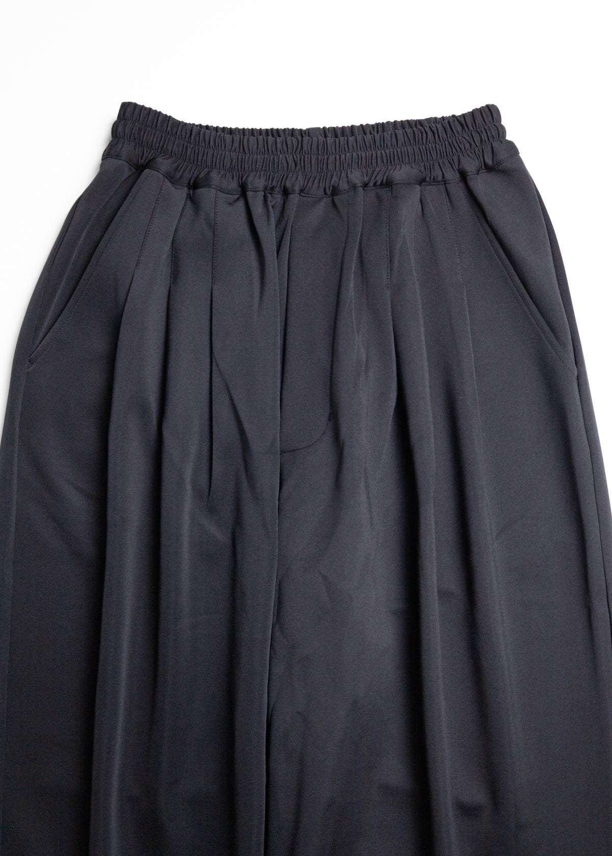 [ROTOL] Smooth Jersey Triple Tuck pants