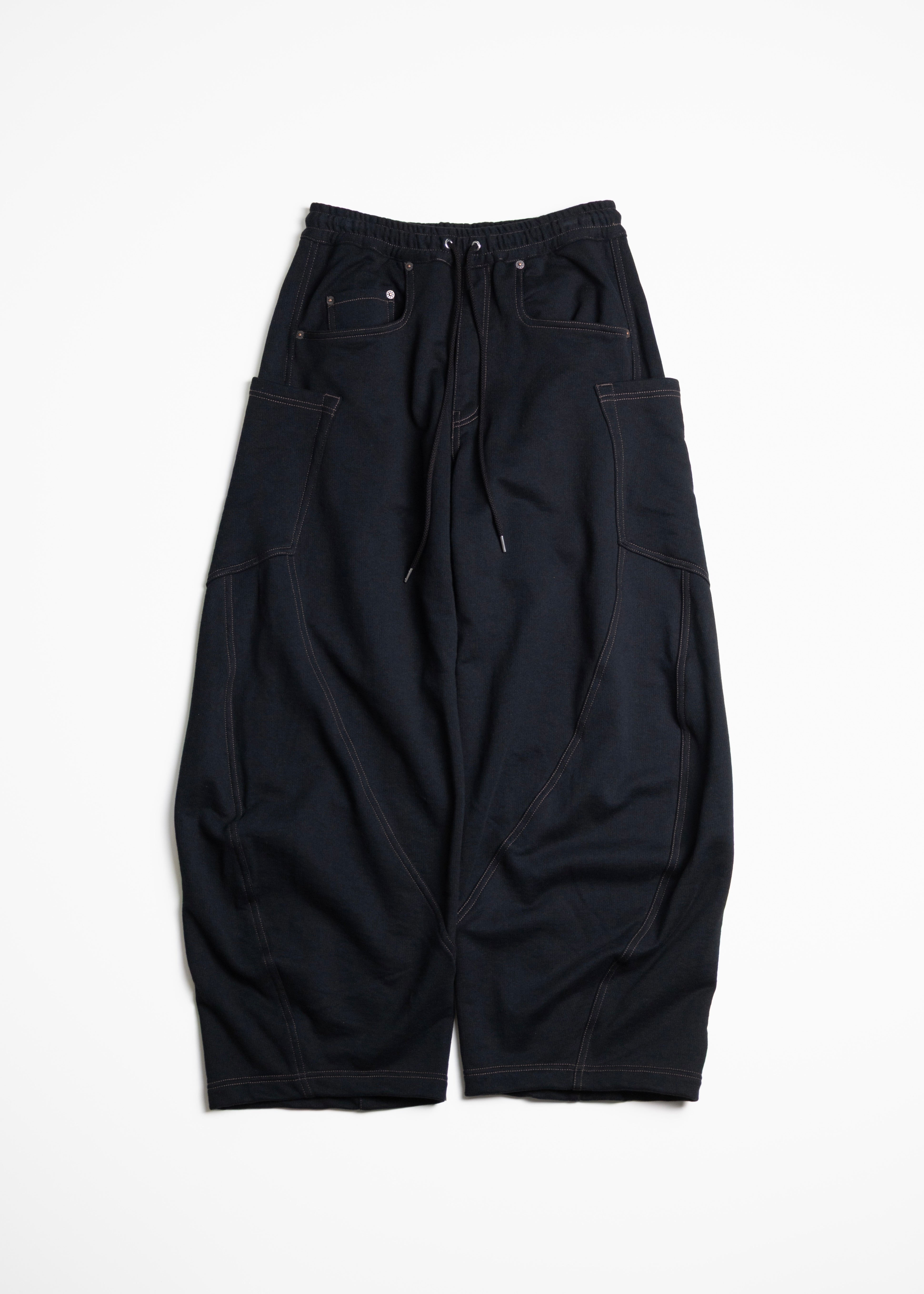 KHOKI （コッキ）3D cutting sweat pants – process