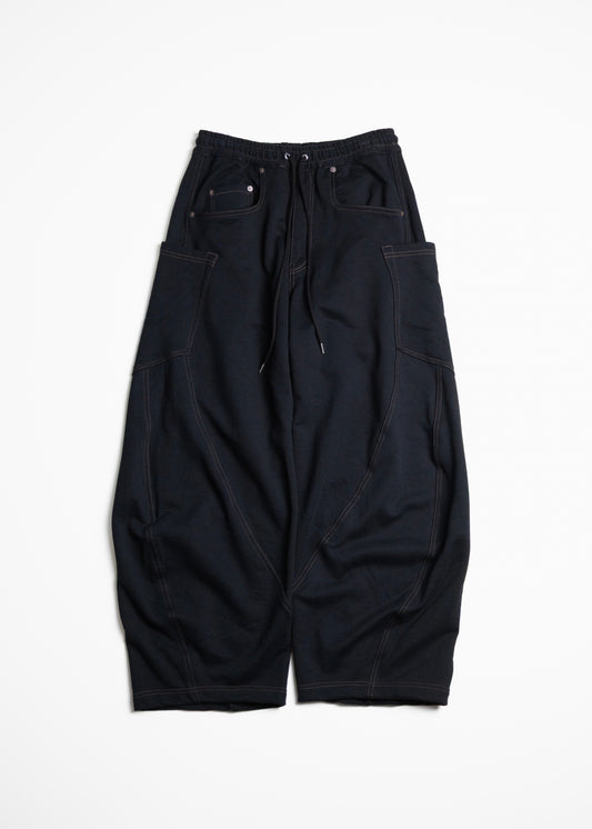 [KHOKI] 3D cutting sweat pants