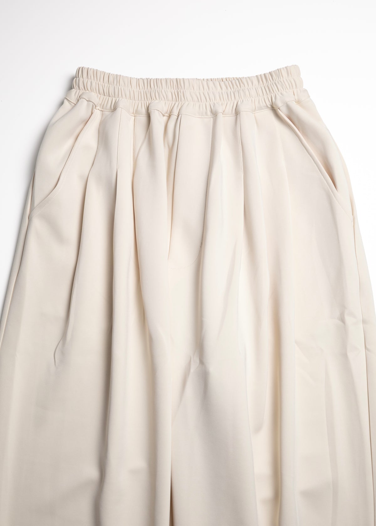 [ROTOL] Smooth Jersey Triple Tuck pants