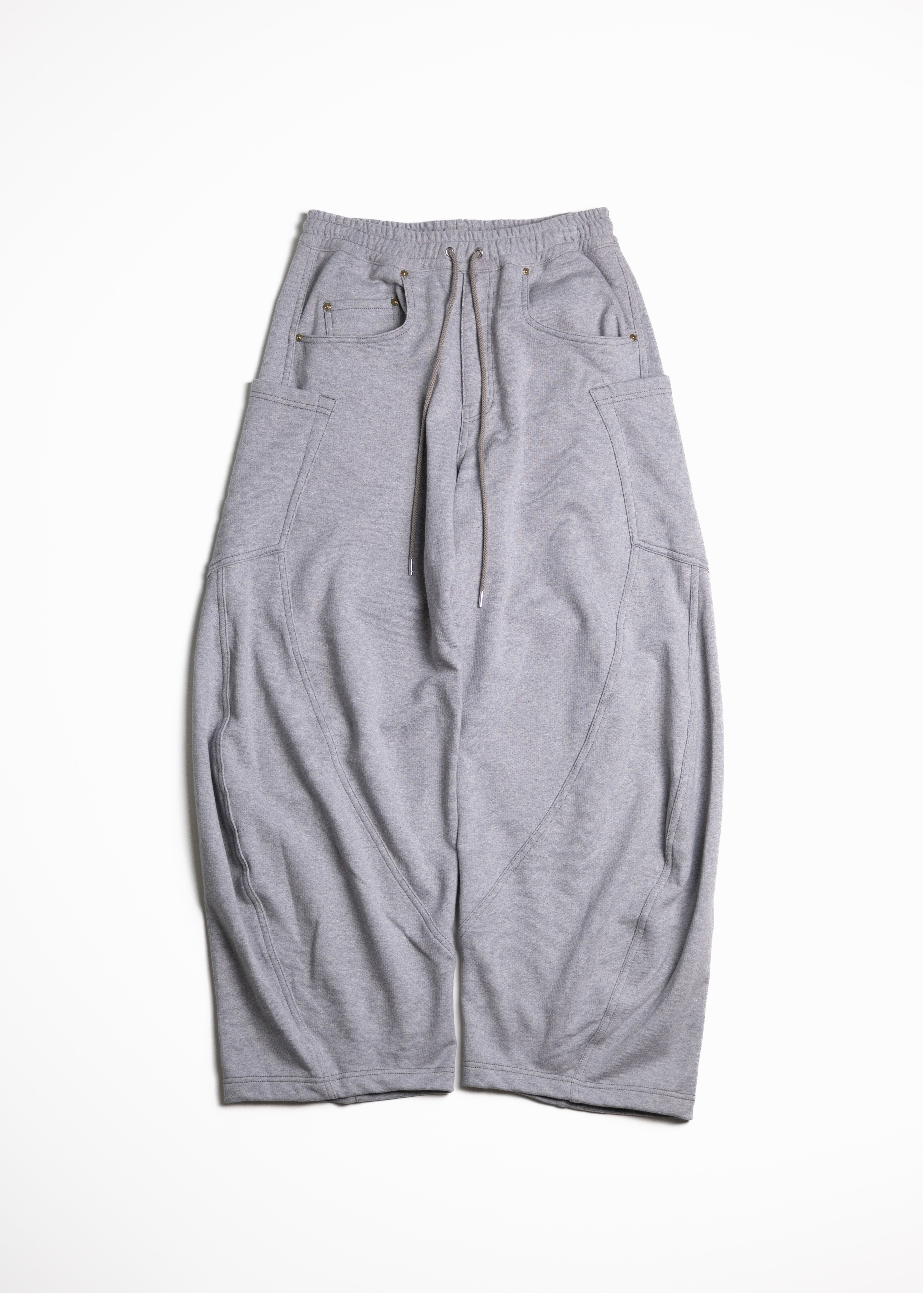 KHOKI （コッキ）3D cutting sweat pants – process