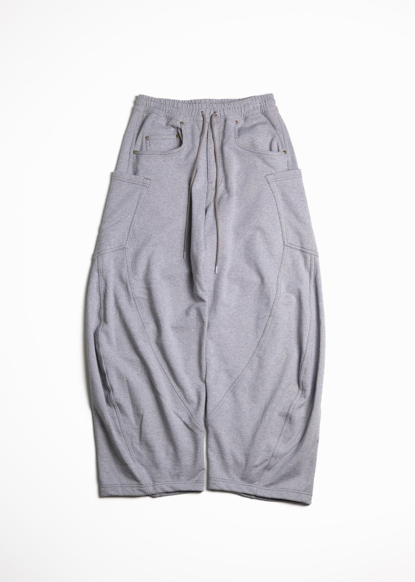 [KHOKI] 3D cutting sweat pants