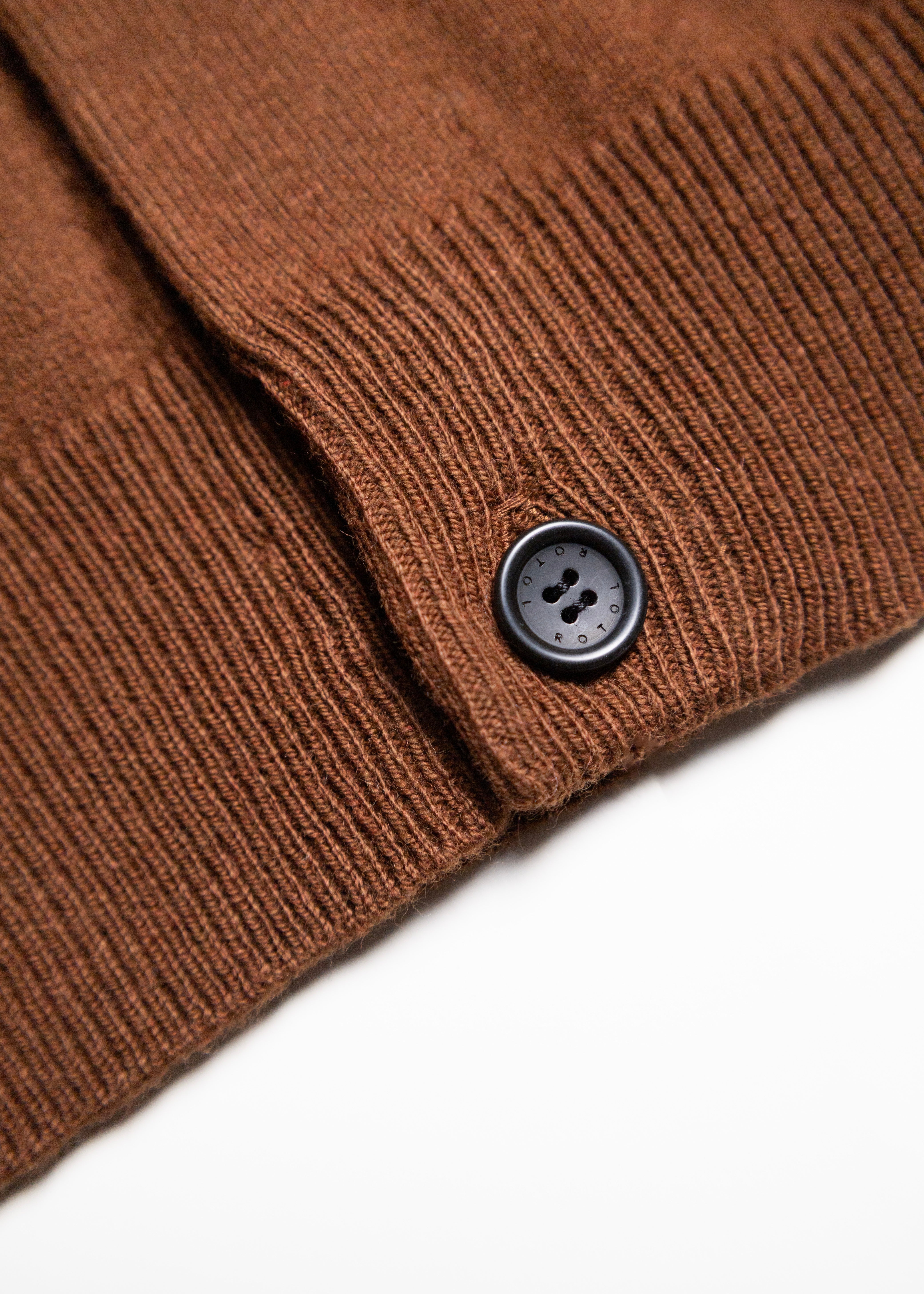 ROTOL（ロトル）Cashmere Blend Knit Shirt – process