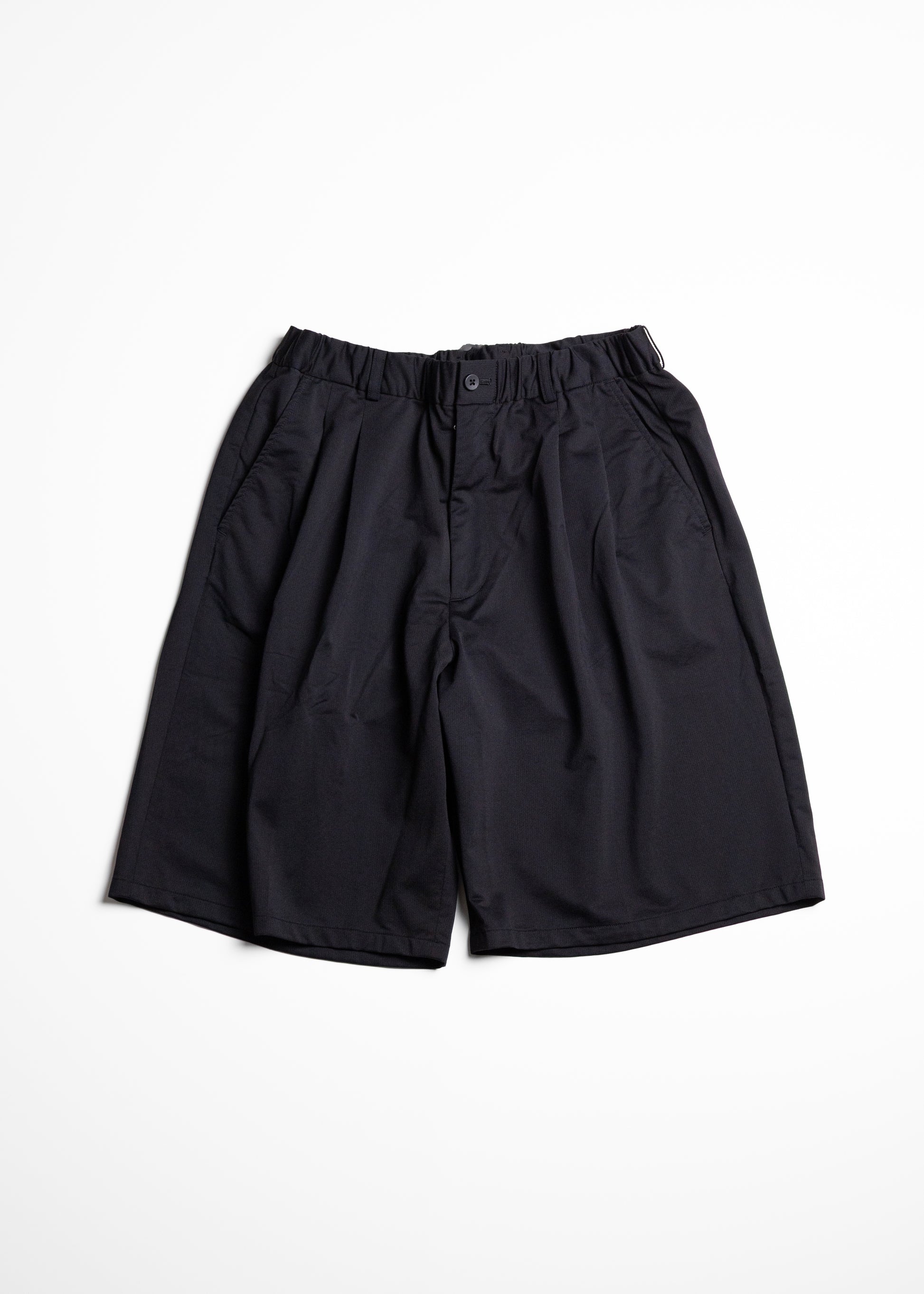 KANEMASA PHIL. 36G Nylon Tuck Easy Shorts. ナイロン ショートパンツ ブラック 正面