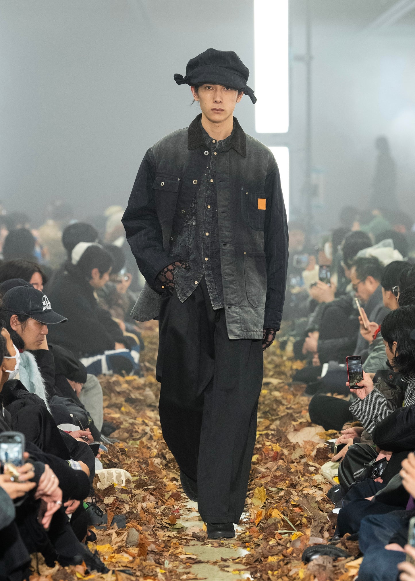 [KHOKI] Tuck-detail cotton pants