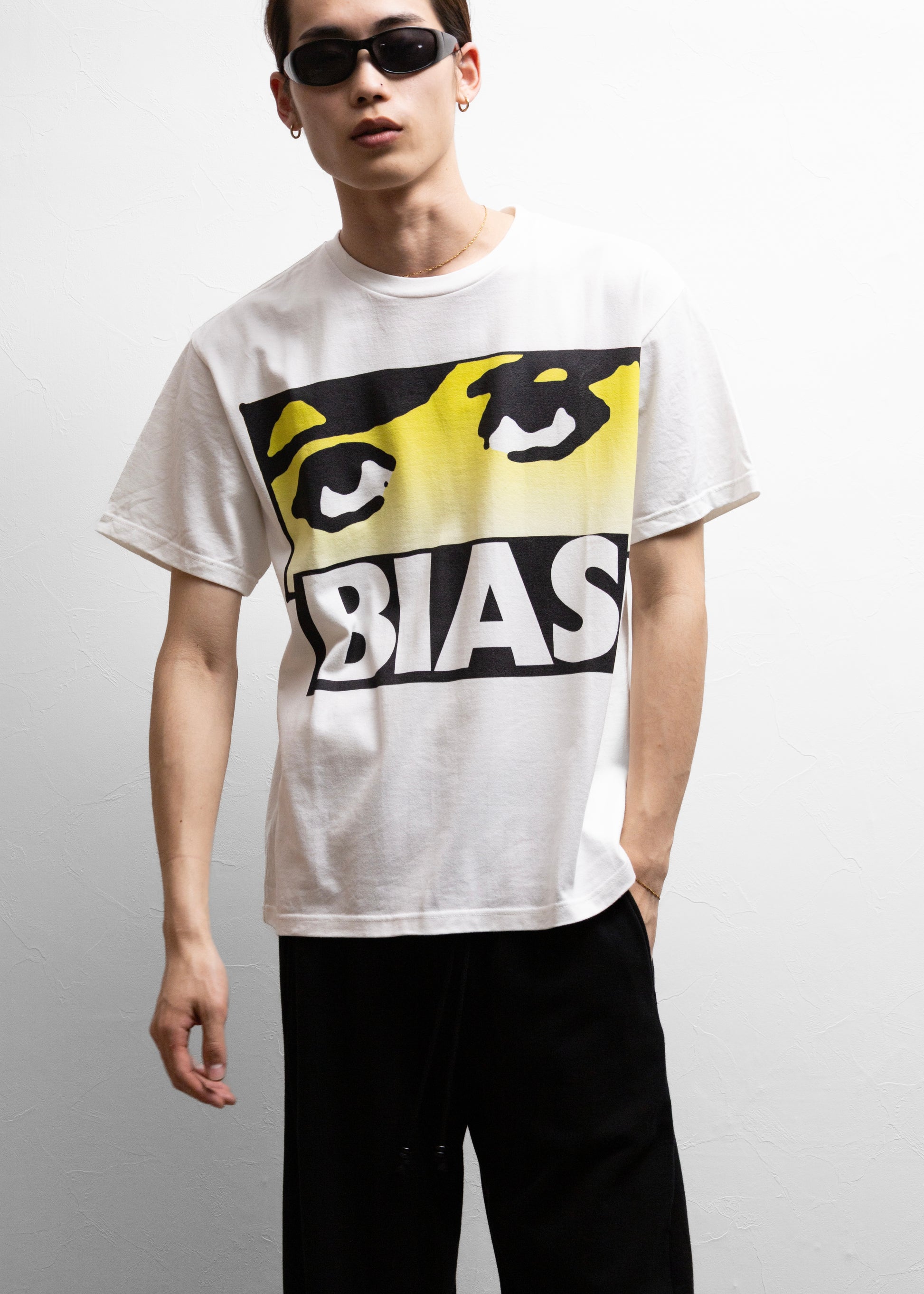 BIAS DOGS UBIK Tシャツ ホワイト 正面 着用モデル 180cm SIZE L