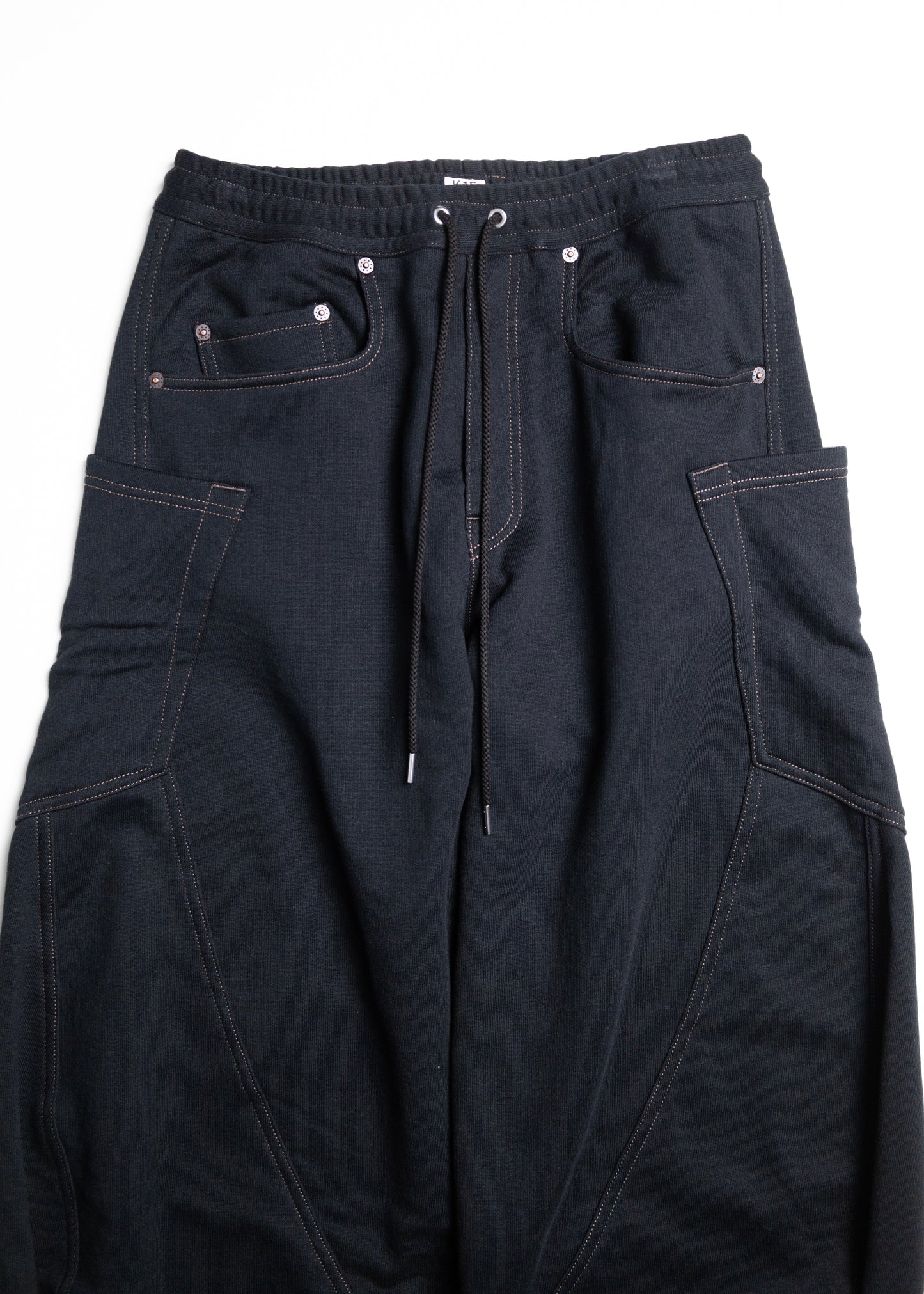 [KHOKI] 3D cutting sweat pants