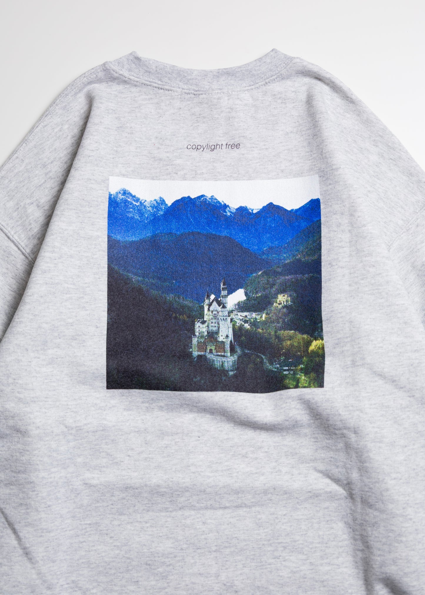 [CABARET POVAL] Schloss Crewneck