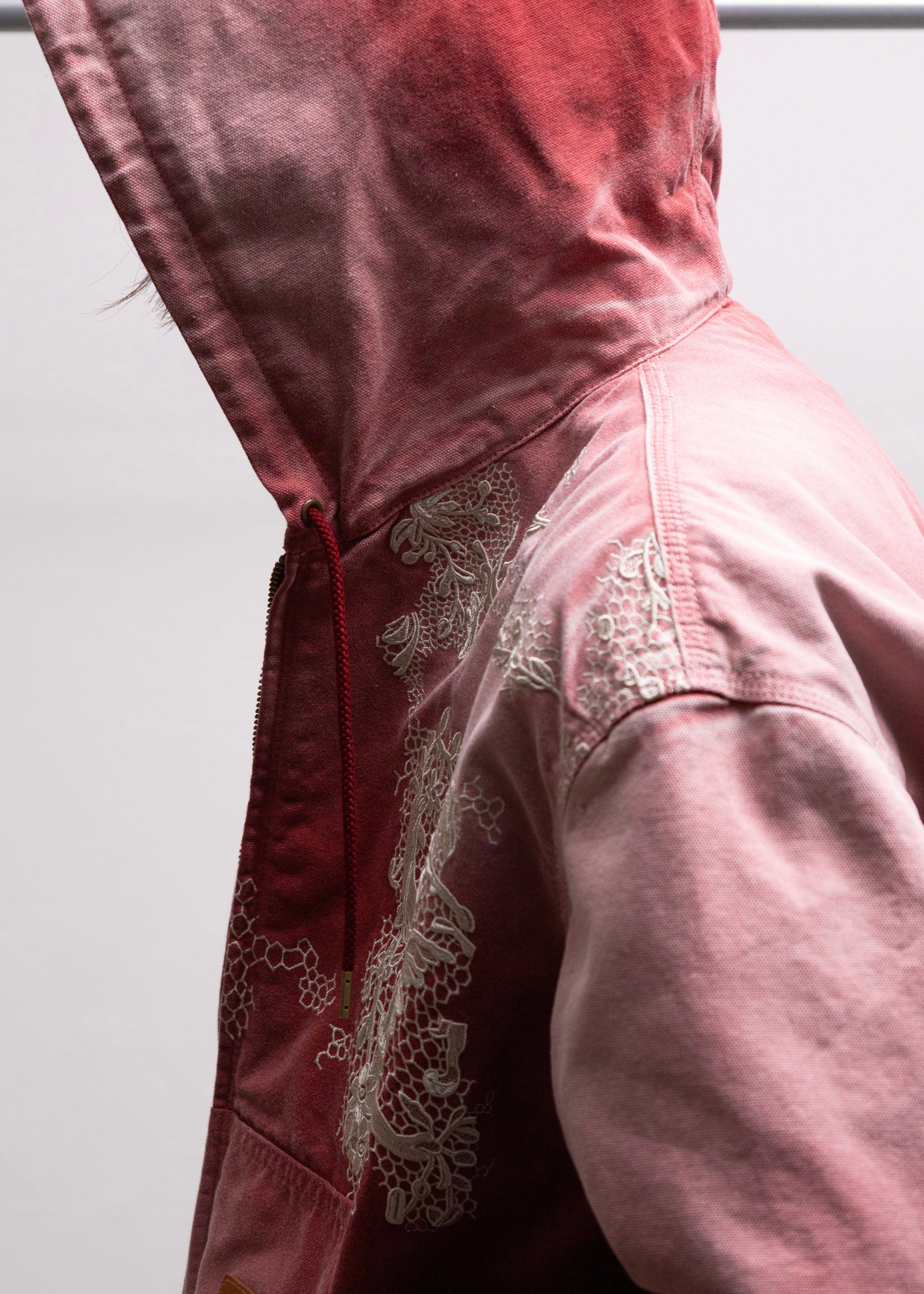 KHOKI （コッキ）Vintage-effect embroidered jacket – process