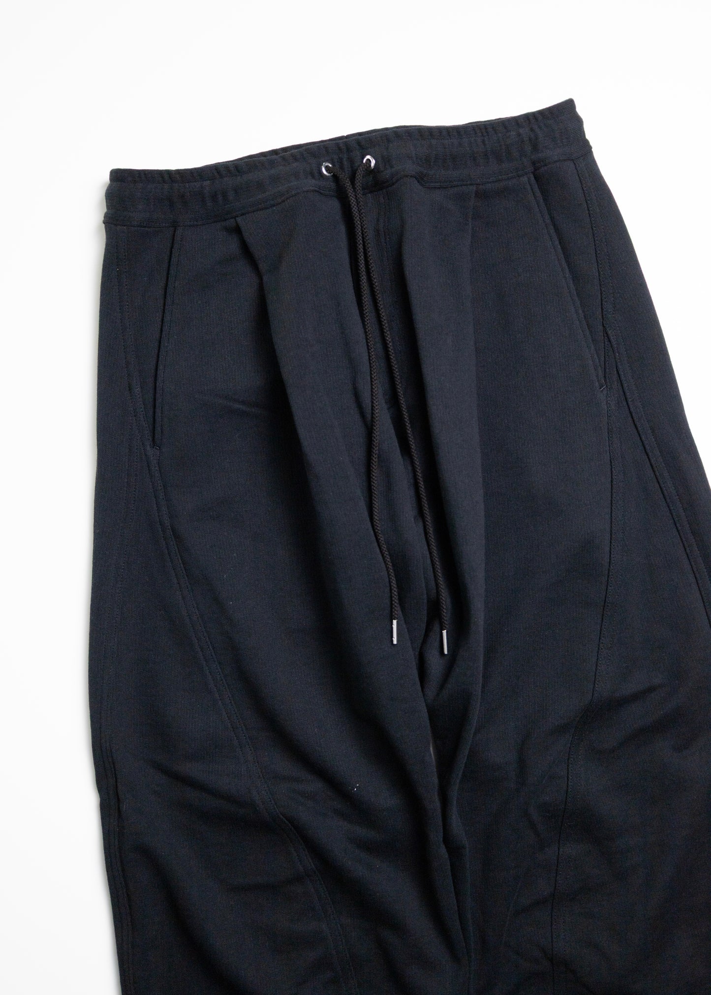 [KHOKI] 3D Cutting Sweat Pants