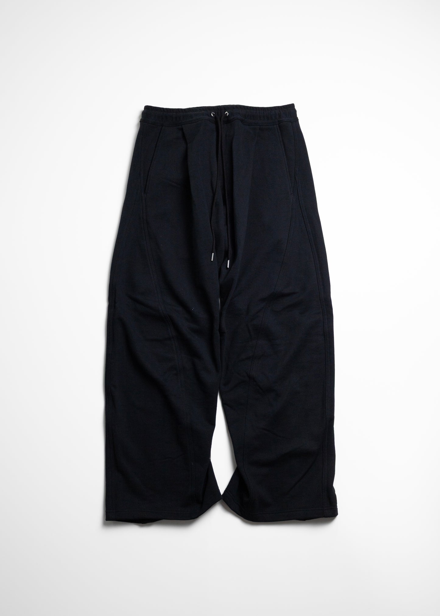 [KHOKI] 3D Cutting Sweat Pants