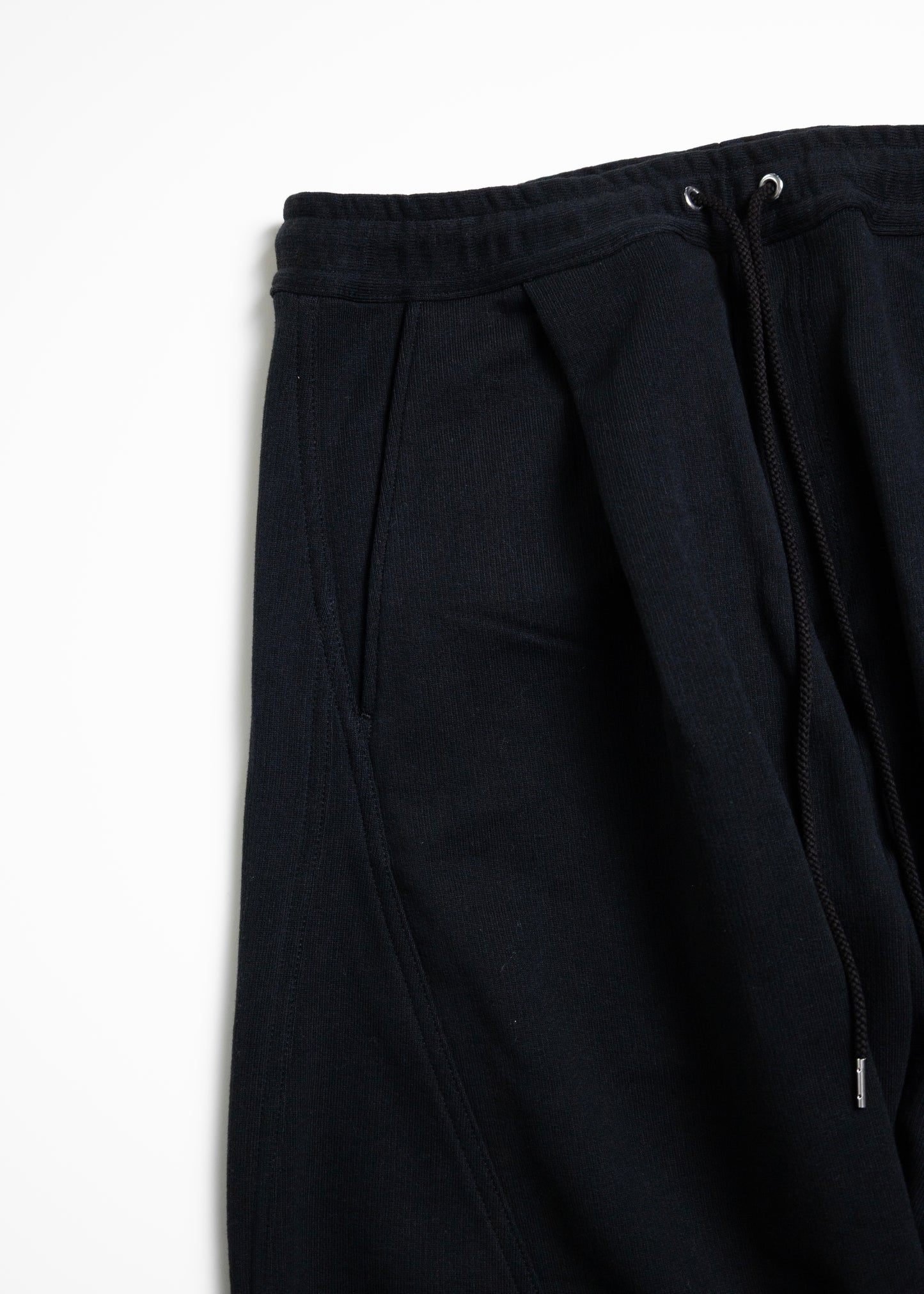 [KHOKI] 3D Cutting Sweat Pants