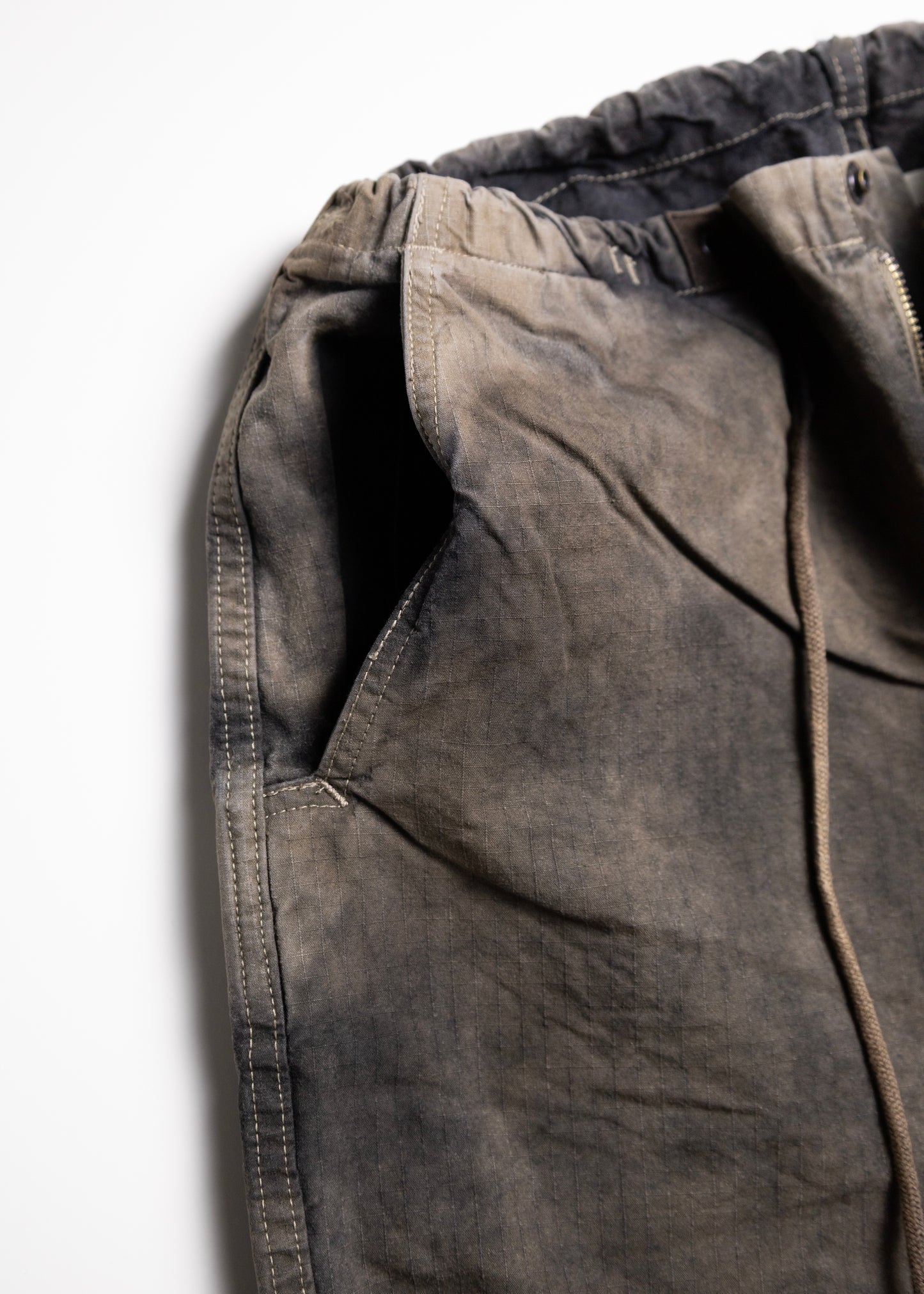 [ANACHRONORM] SULFUR BLACK LIP EASY PANTS