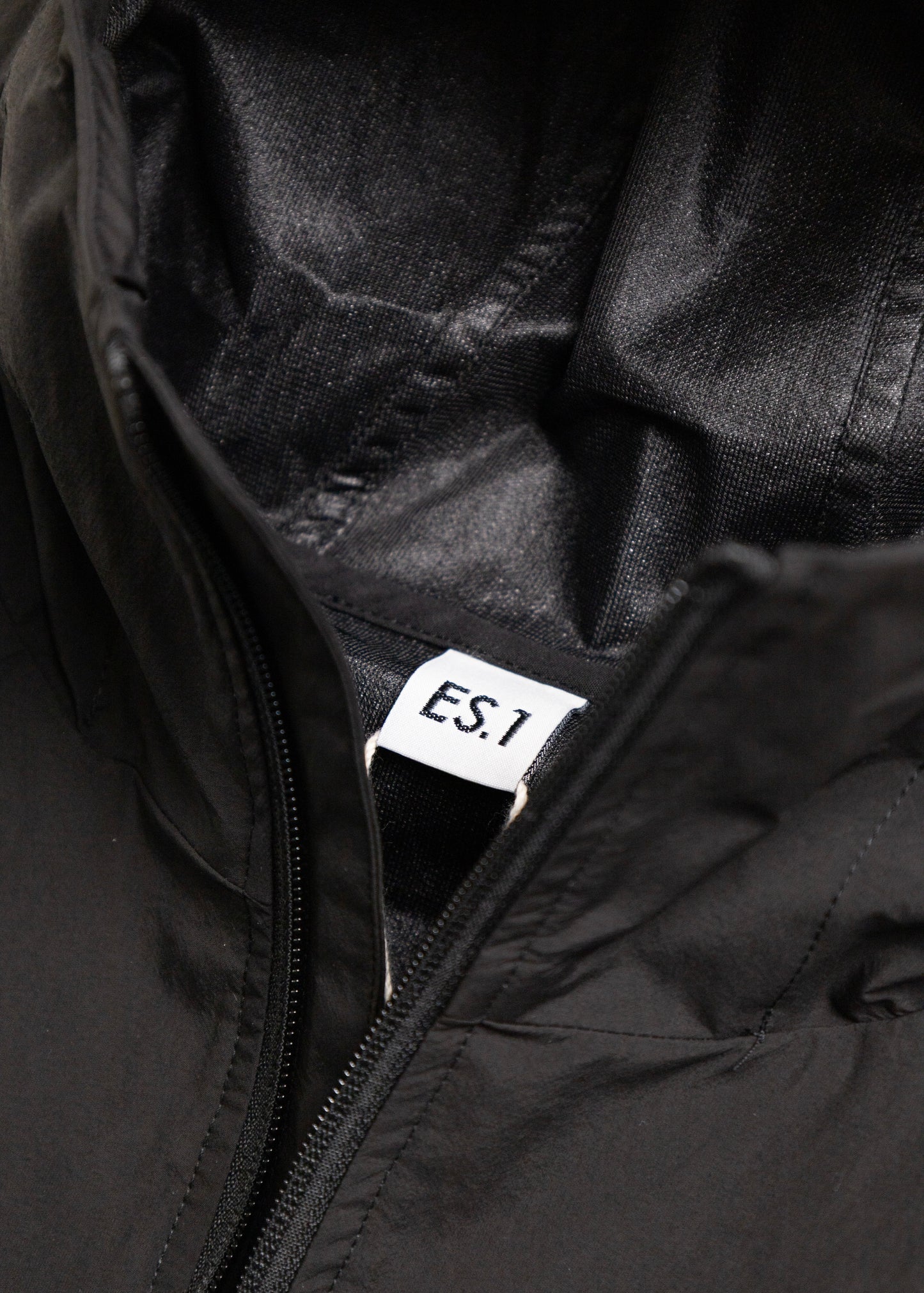[ES.1] Nylon Parka
