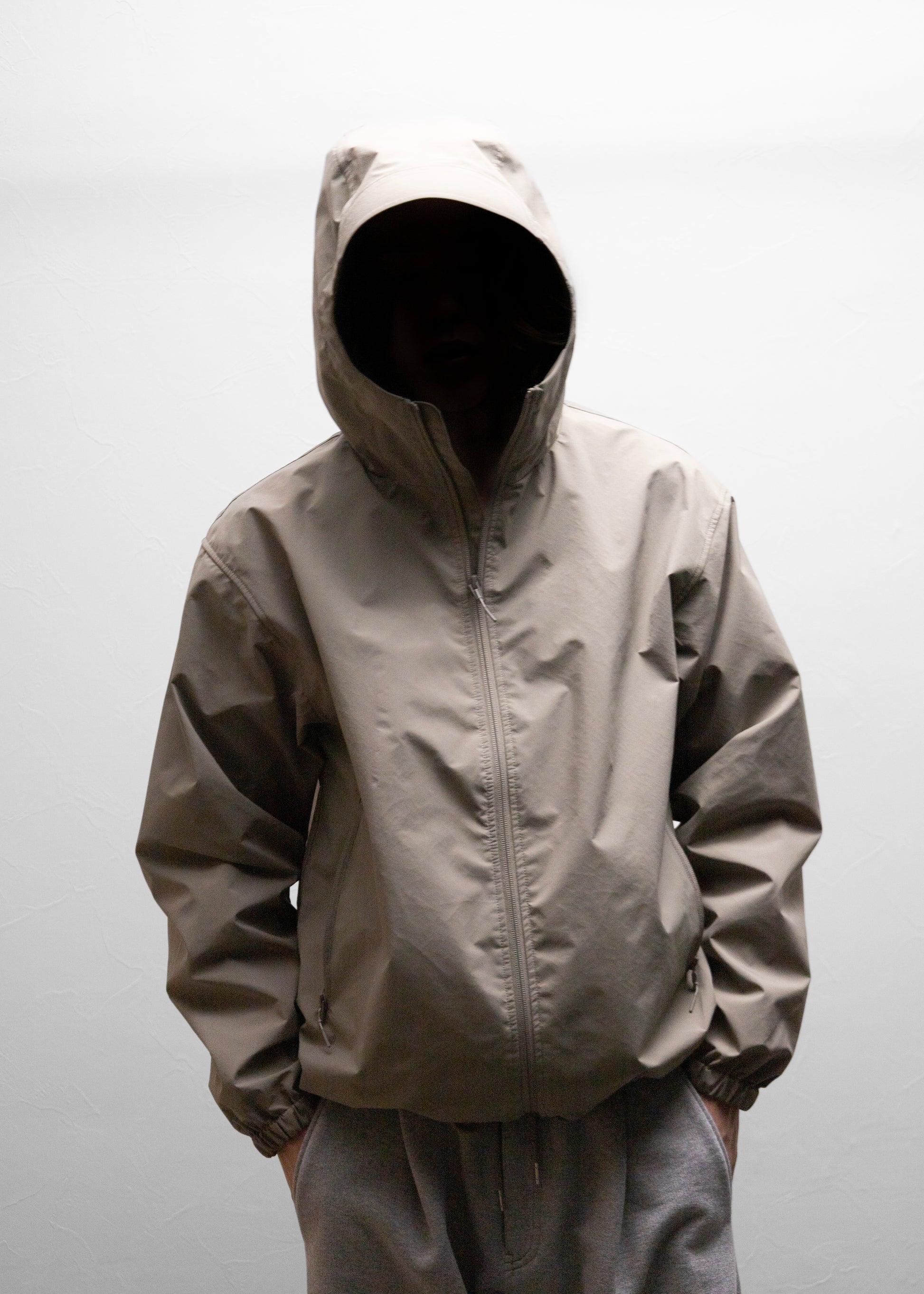 ES.1 Nylon Parka ナイロン シェルパーカー 正面 KHAKI 着用 175cm SIZE M