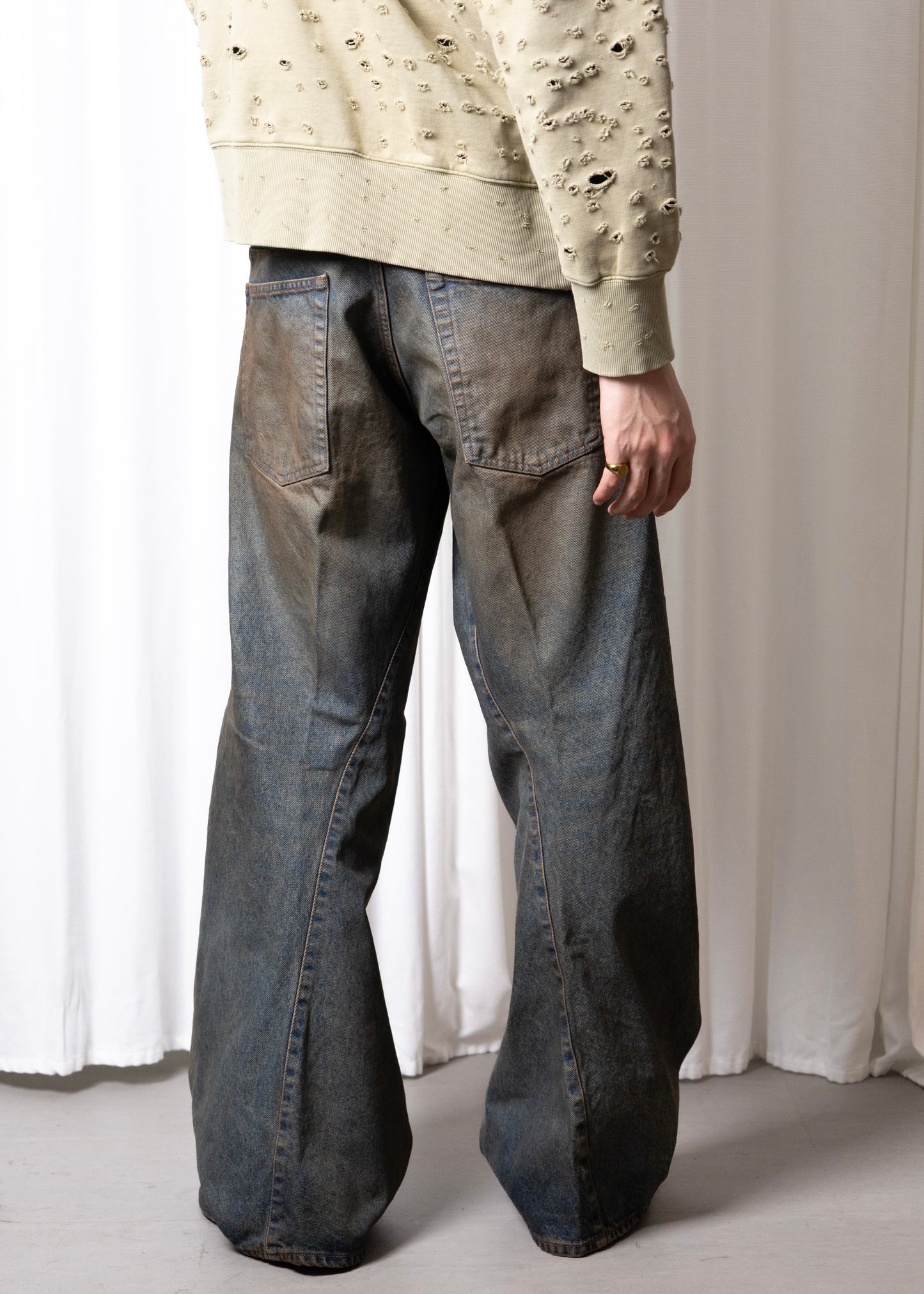 [NVRFRGT] 3D TWISTED WIDE LEG JEANS