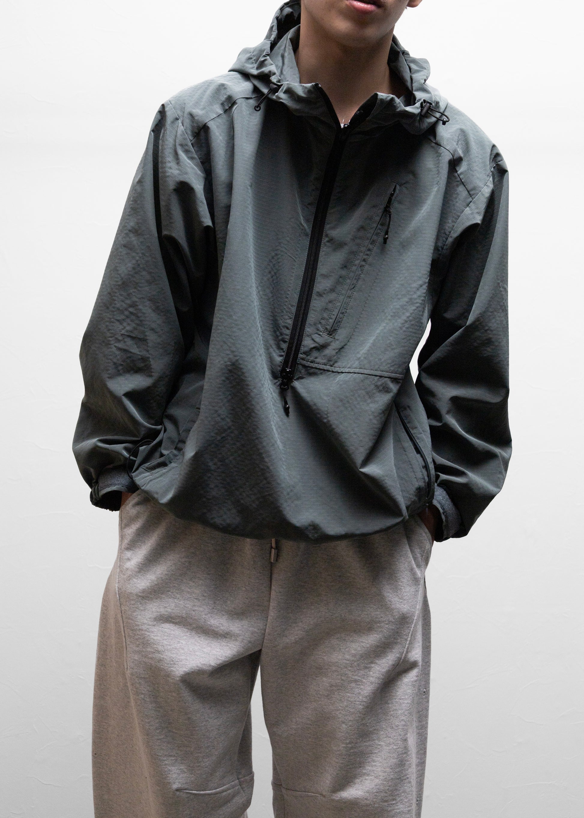 CABARET POVAL Combat Parka ナイロン プルオーバー 正面 着用 175cm SIZE M