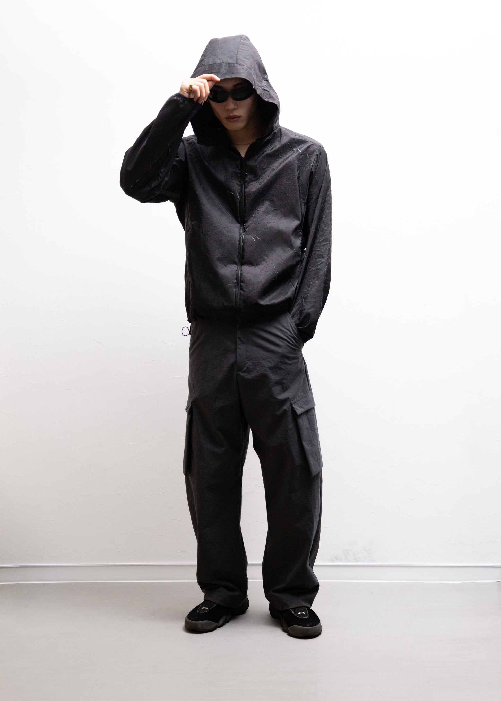 ryaw Inverted Pleat SHELL ナイロン シェル ブラック 正面. 着用モデル SIZE3