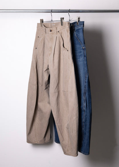 [KHOKI] 3D cutting denim pants