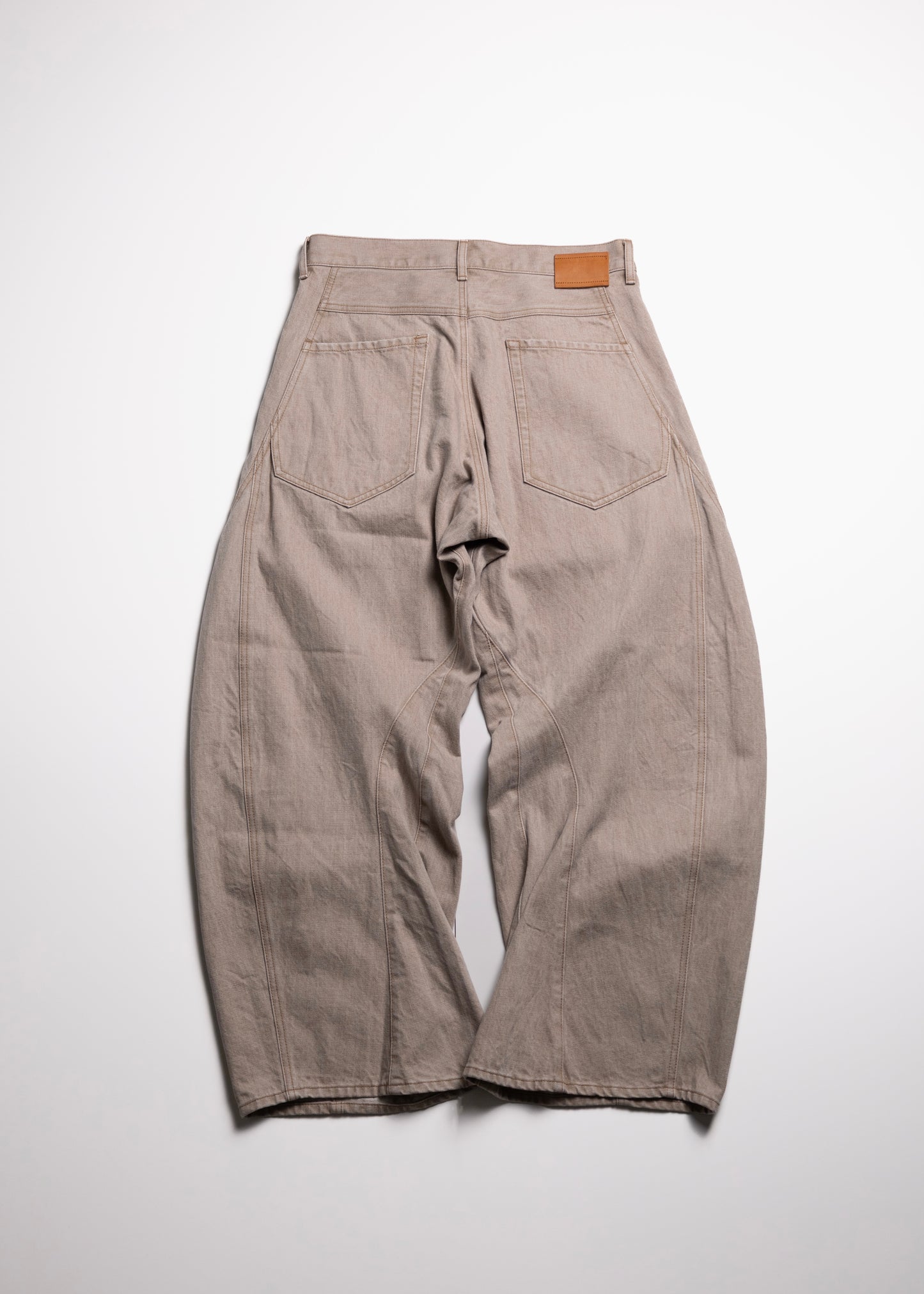 [KHOKI] 3D cutting denim pants
