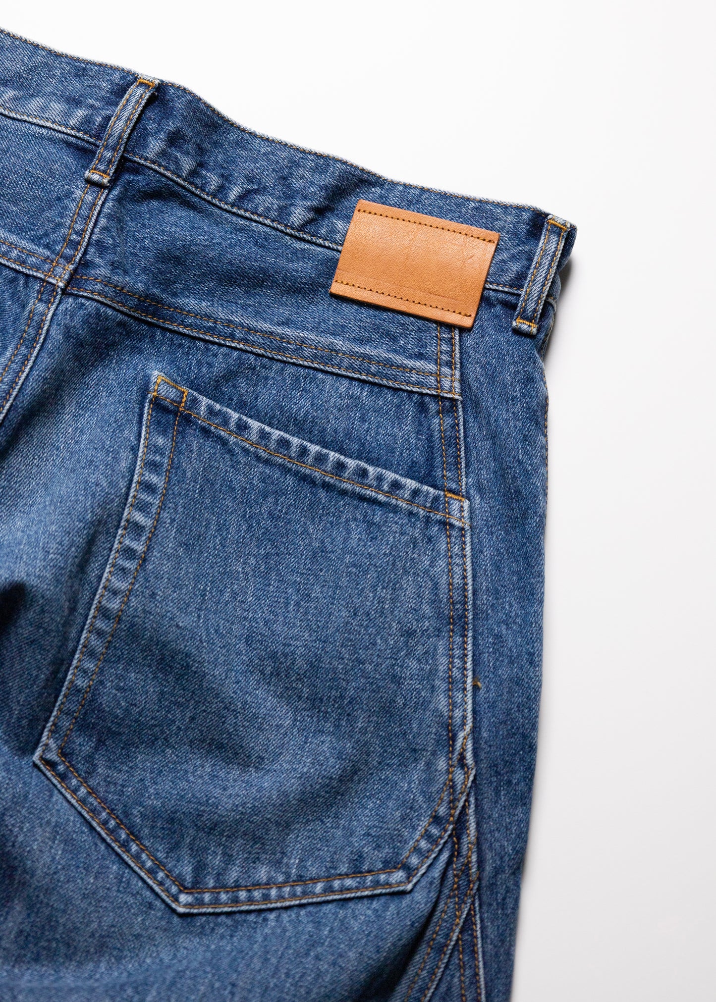 [KHOKI] 3D cutting denim pants