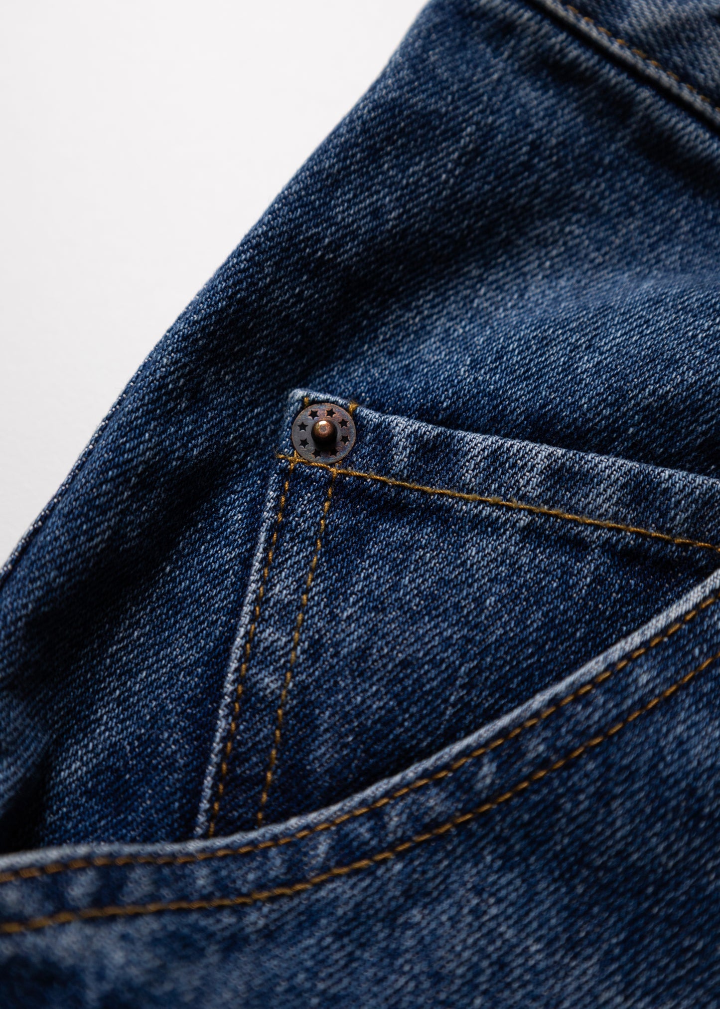 [KHOKI] 3D cutting denim pants