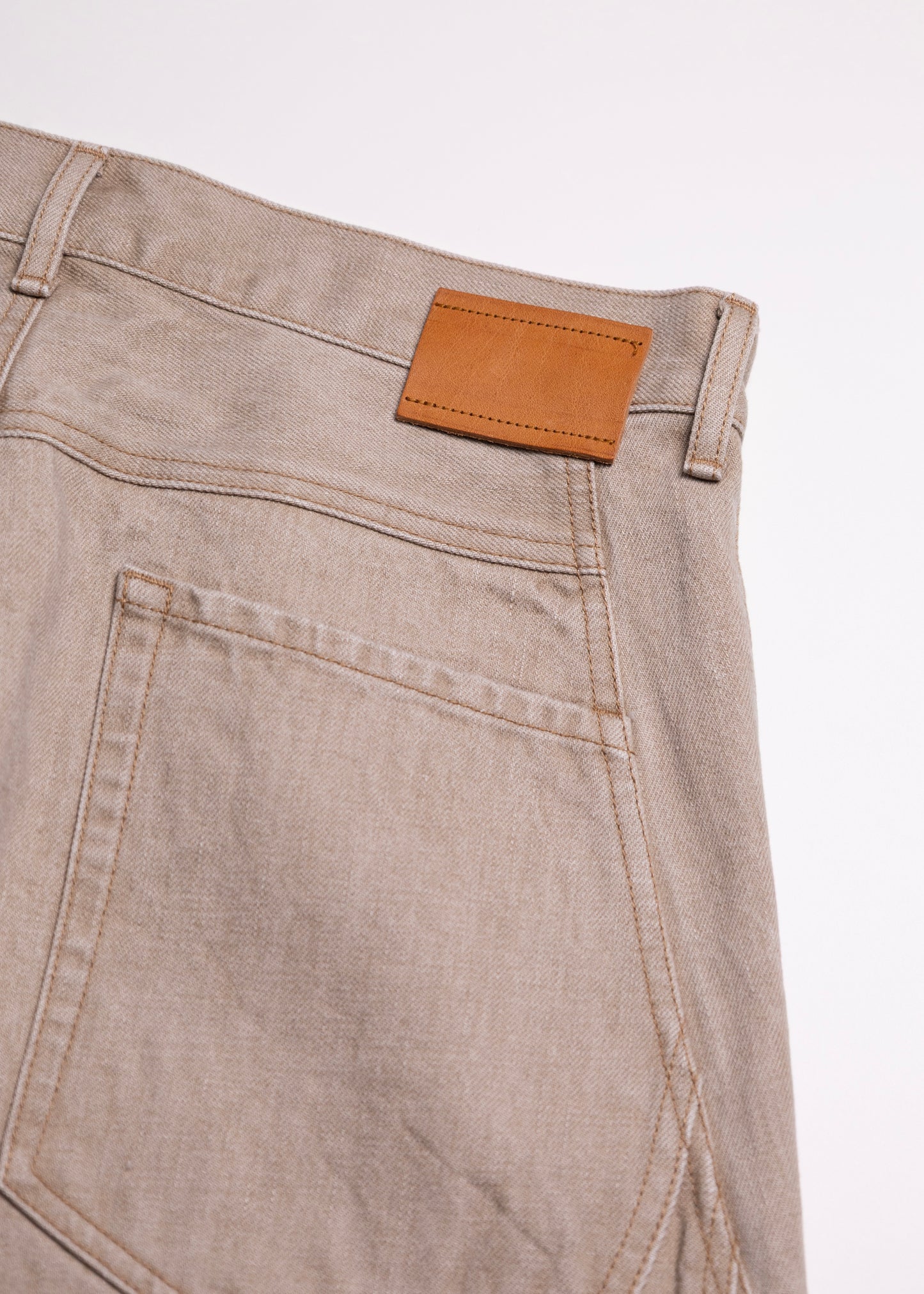 [KHOKI] 3D cutting denim pants