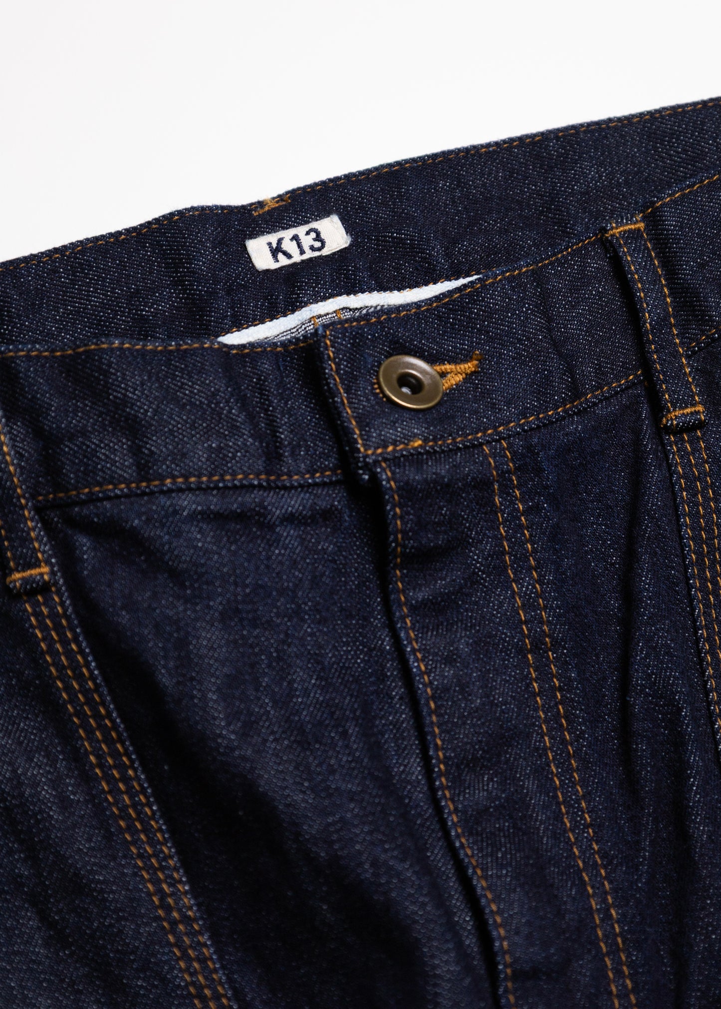 [KHOKI] 3D cutting denim pants