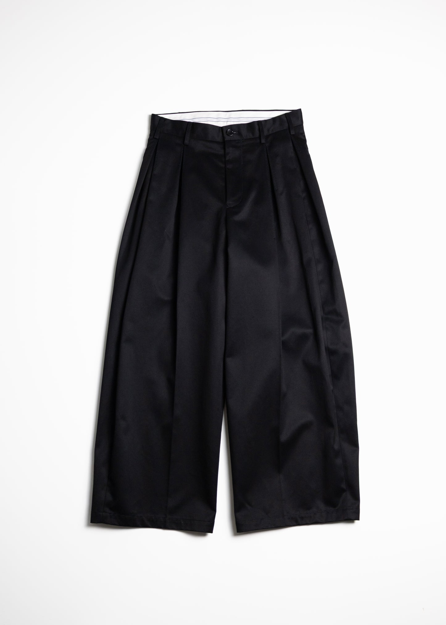 [KHOKI] Tuck-detail cotton pants