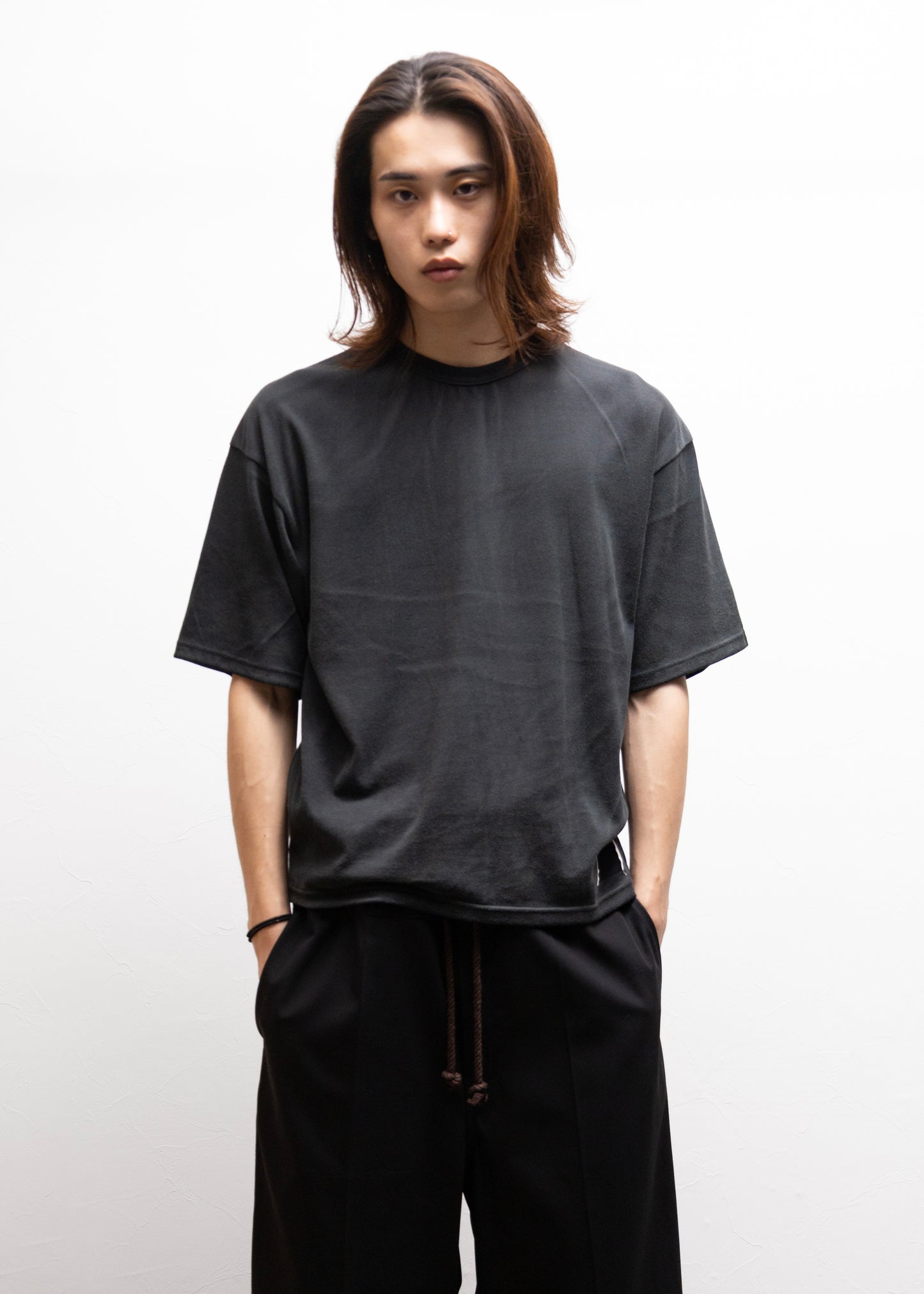 refomed 10WASH FORMED TEE ”OVER” Tシャツ ブラック 正面 モデル着用 180cm SIZE 1