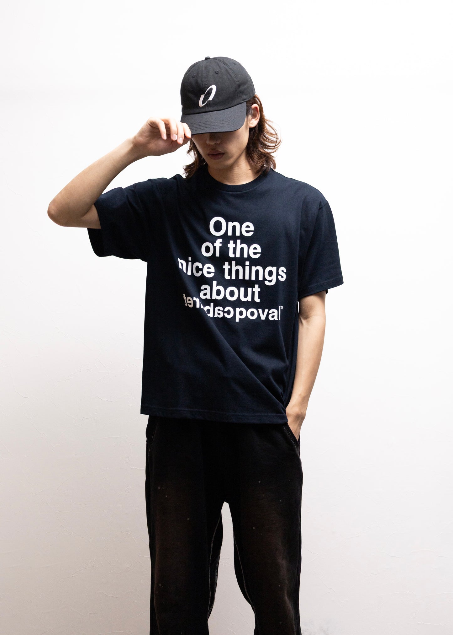 CABARET POVAL 3G Logo 6-Panel Cap キャップ ロゴ ブラック チャコール 正面　着用モデル180cm 