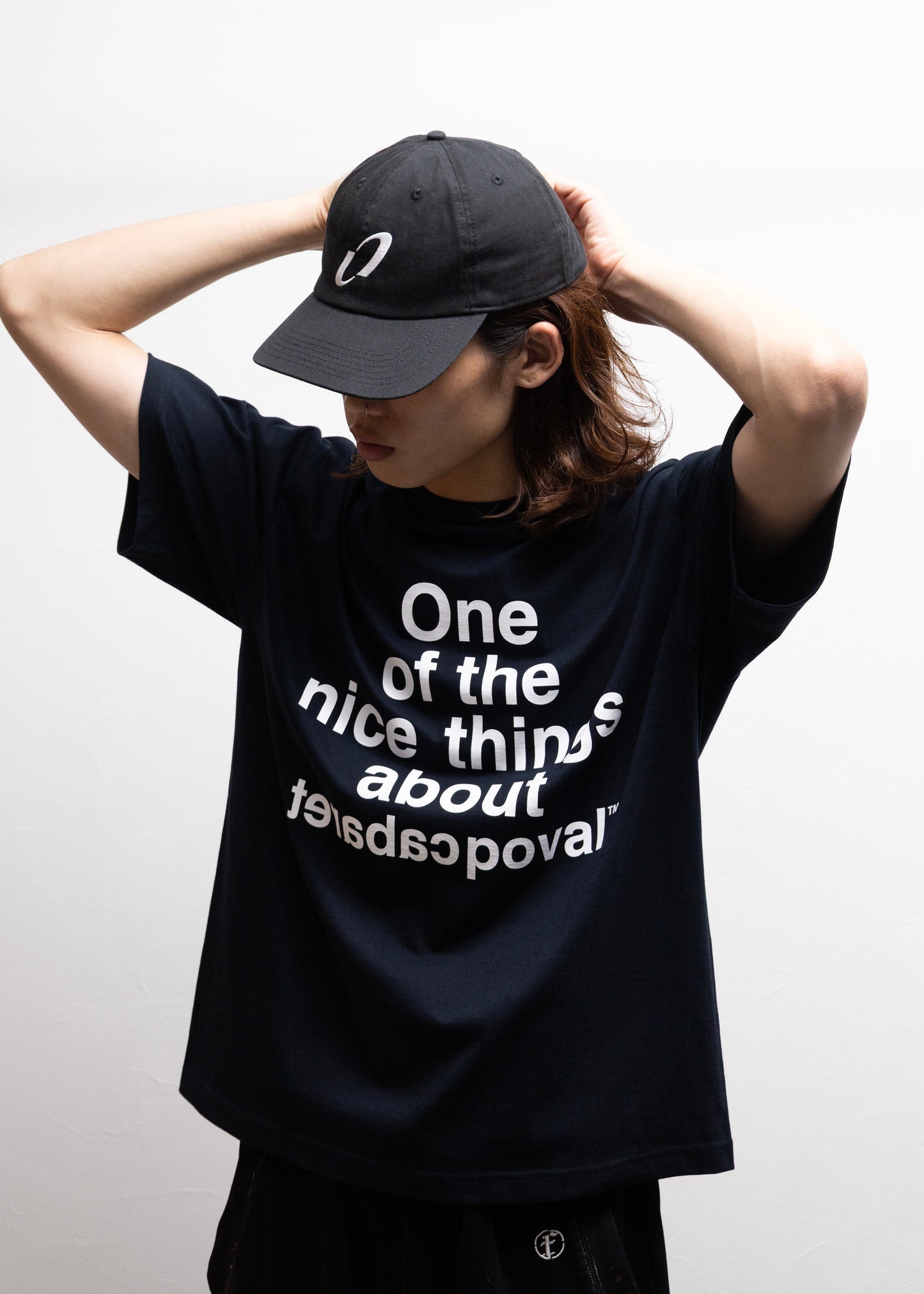 CABARET POVAL 3G Logo 6-Panel Cap キャップ ロゴ ブラック チャコール 正面　着用モデル180cm 