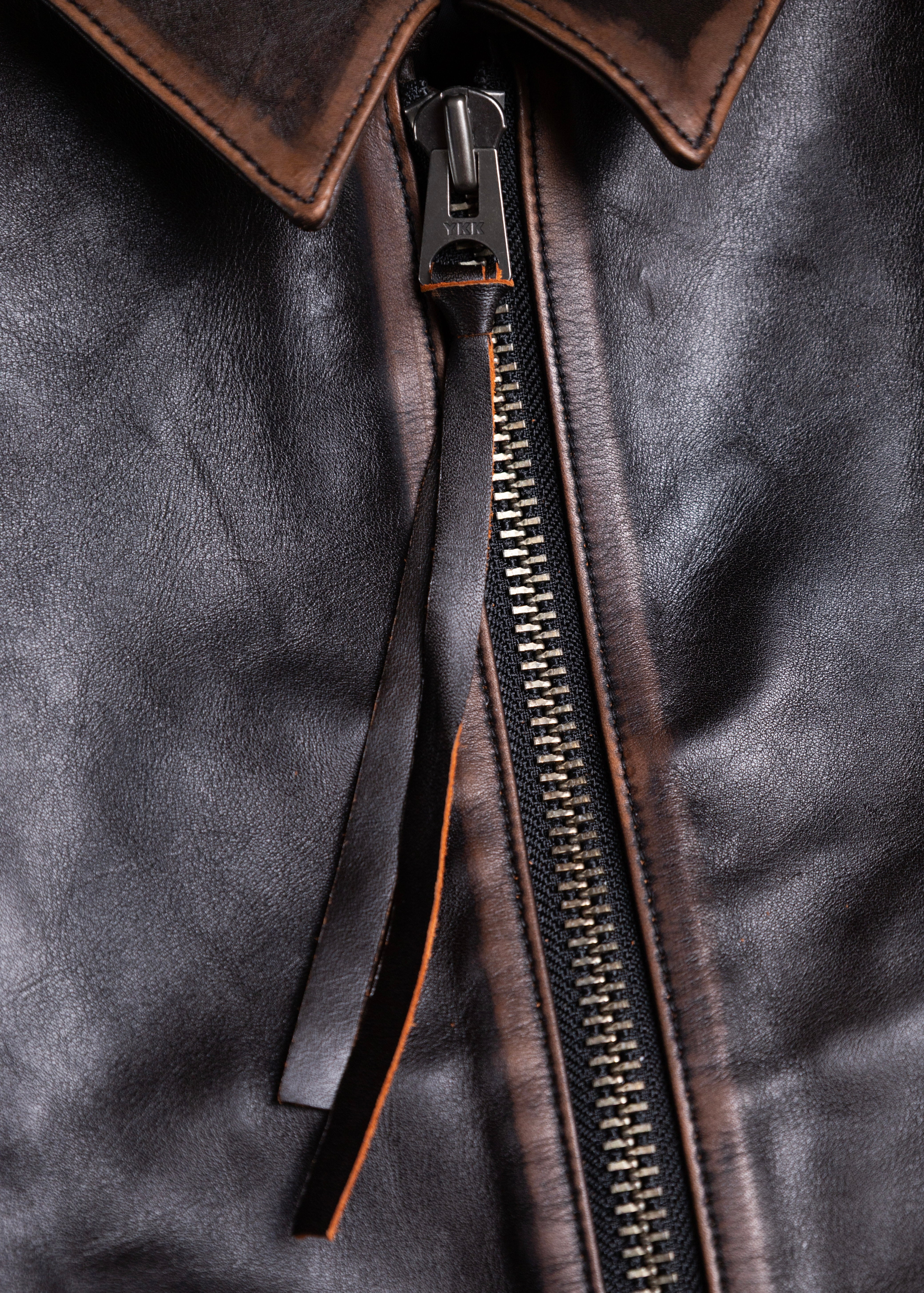 KHOKI （コッキ）Vintage-eﬀect leather jacket – process