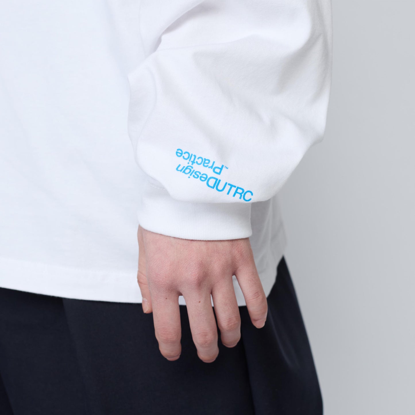[UNTRACE] _213 / L/S Graphic tee_3